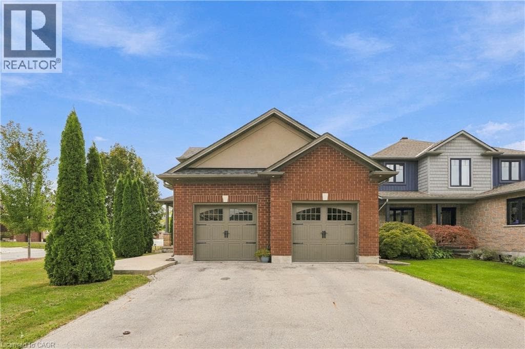 Single Family at 4530 FRANCES Crescent, Beamsville, Ontario - Photo 2 - RE/MAX Garden City Realty