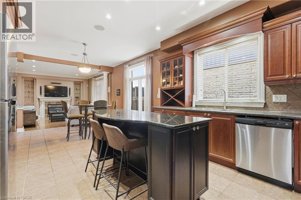 Single Family at 4530 FRANCES Crescent, Beamsville, Ontario - Photo 8 - RE/MAX Garden City Realty
