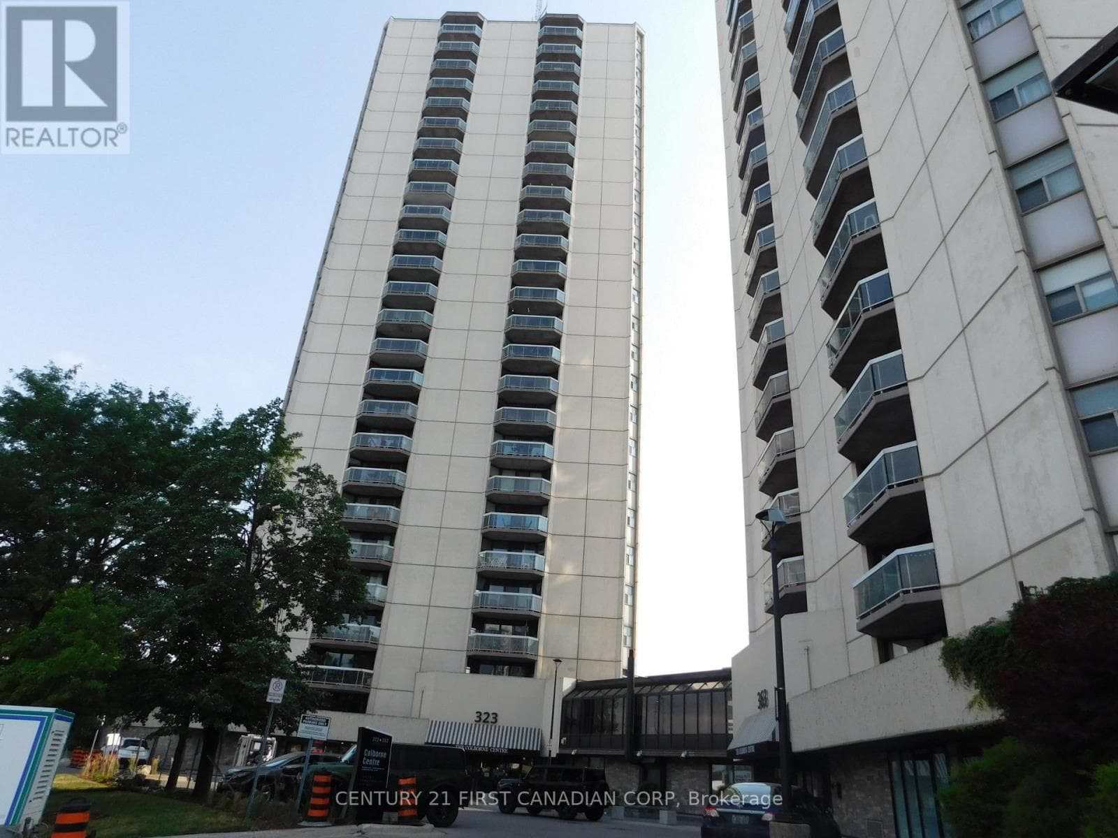 2004- 323 COLBORNE Street