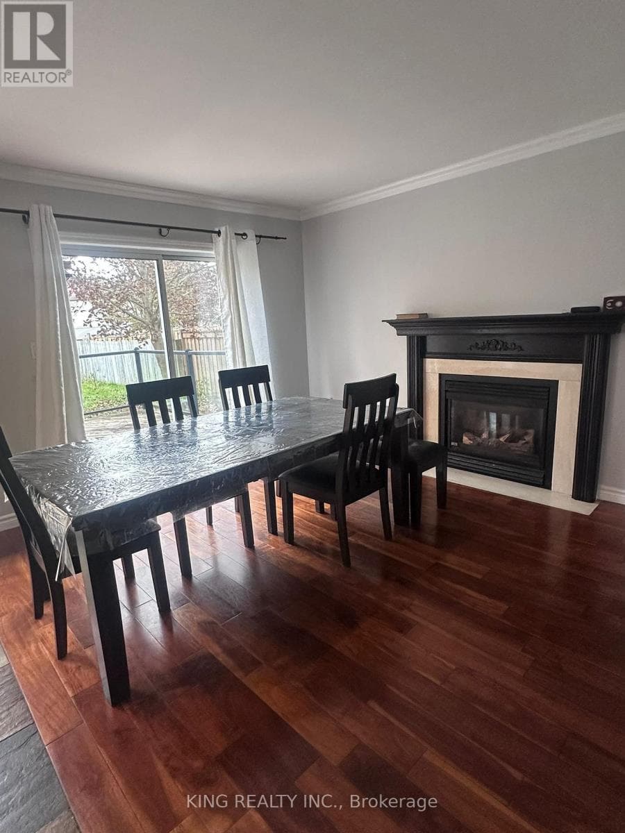 Single Family at 9 Whitehorn Crescent, Barrie (Holly), Ontario - Photo 7 - RE/MAX Garden City Realty