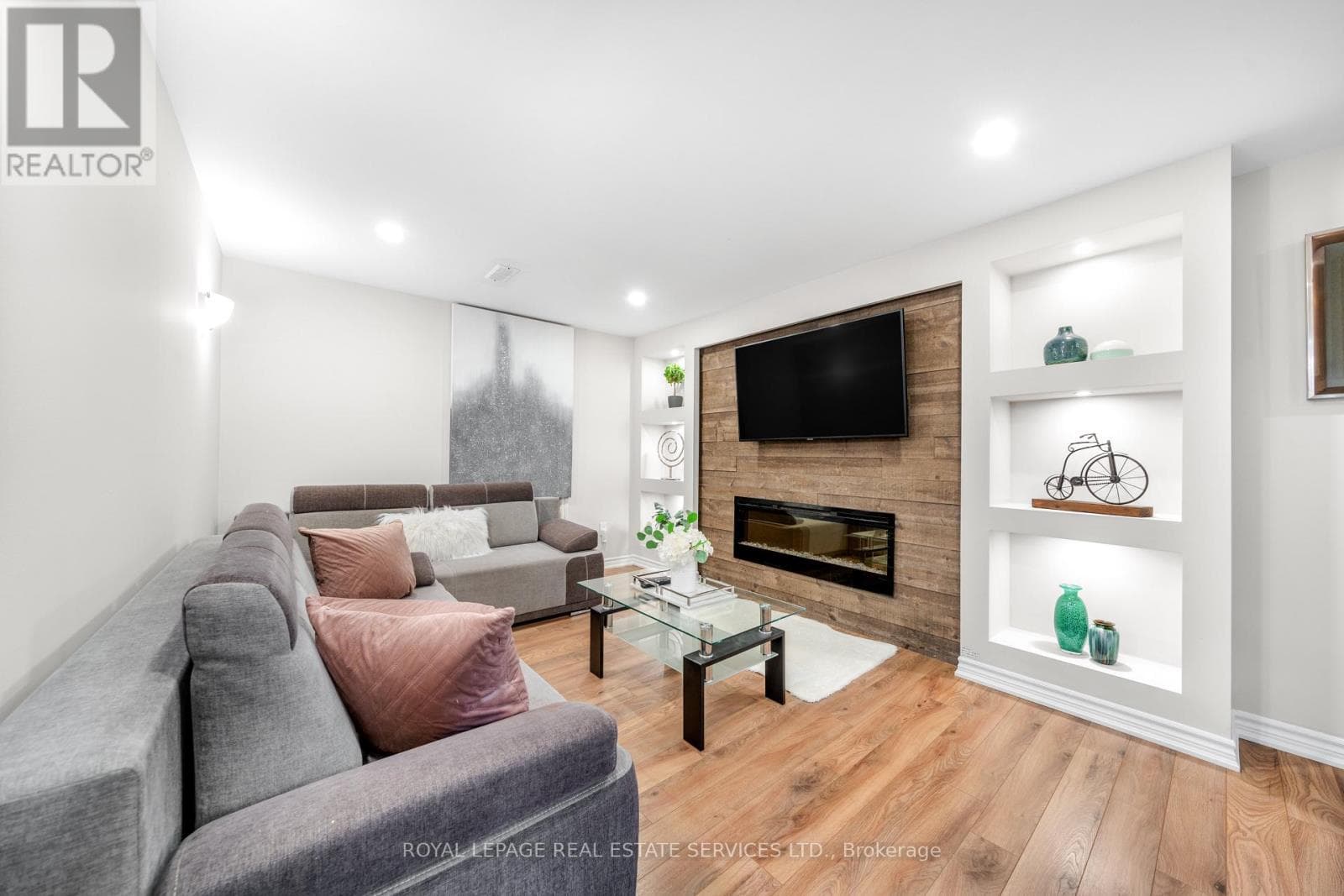 Single Family at Bsmt Apt 2- 16 Embers Drive, Toronto (Eringate-Centennial-West Deane), Ontario - Photo 5 - RE/MAX Garden City Realty