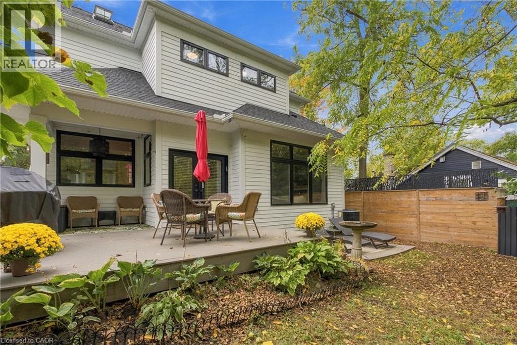 Single Family at 11 WILBERFORCE Avenue, Niagara-on-the-Lake, Ontario - Photo 4 - RE/MAX Garden City Realty