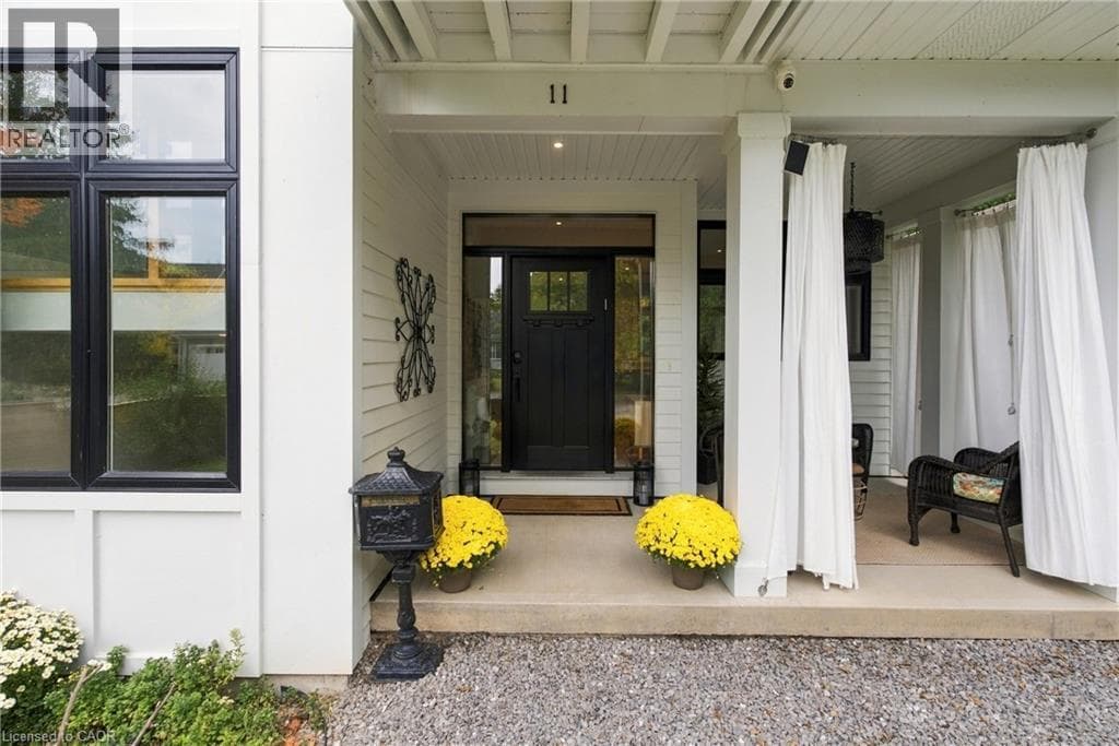 Single Family at 11 WILBERFORCE Avenue, Niagara-on-the-Lake, Ontario - Photo 6 - RE/MAX Garden City Realty