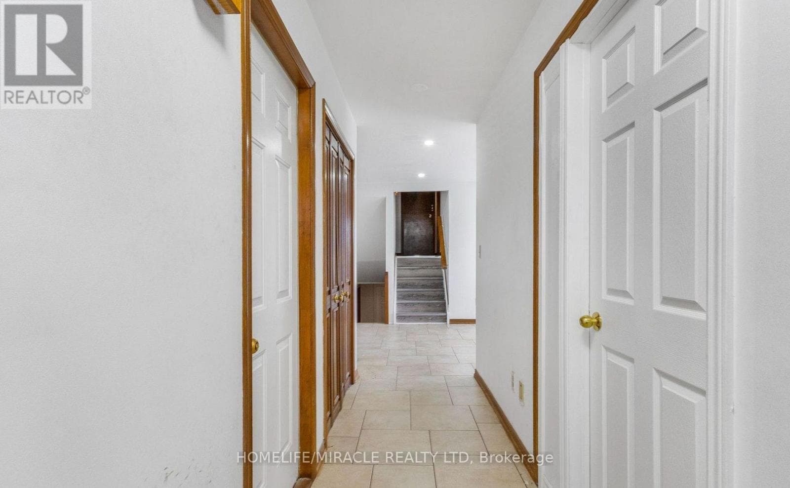 Single Family at 4 Eastwood Drive, Welland (N. Welland), Ontario - Photo 6 - RE/MAX Garden City Realty