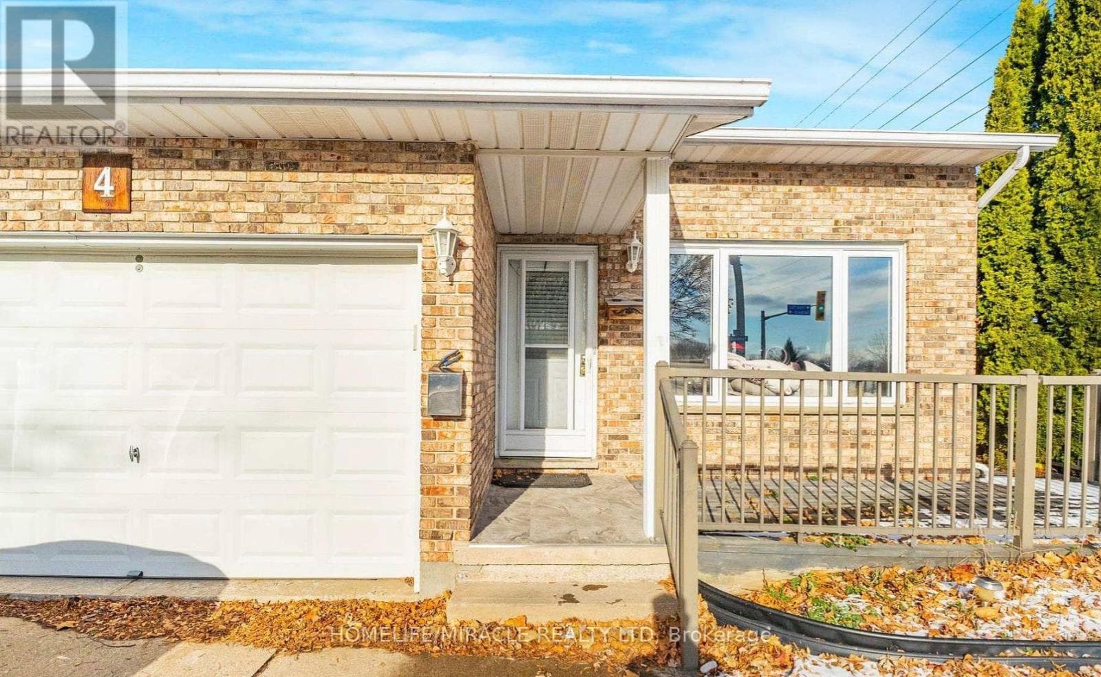 Single Family at 4 Eastwood Drive, Welland (N. Welland), Ontario - Photo 4 - RE/MAX Garden City Realty