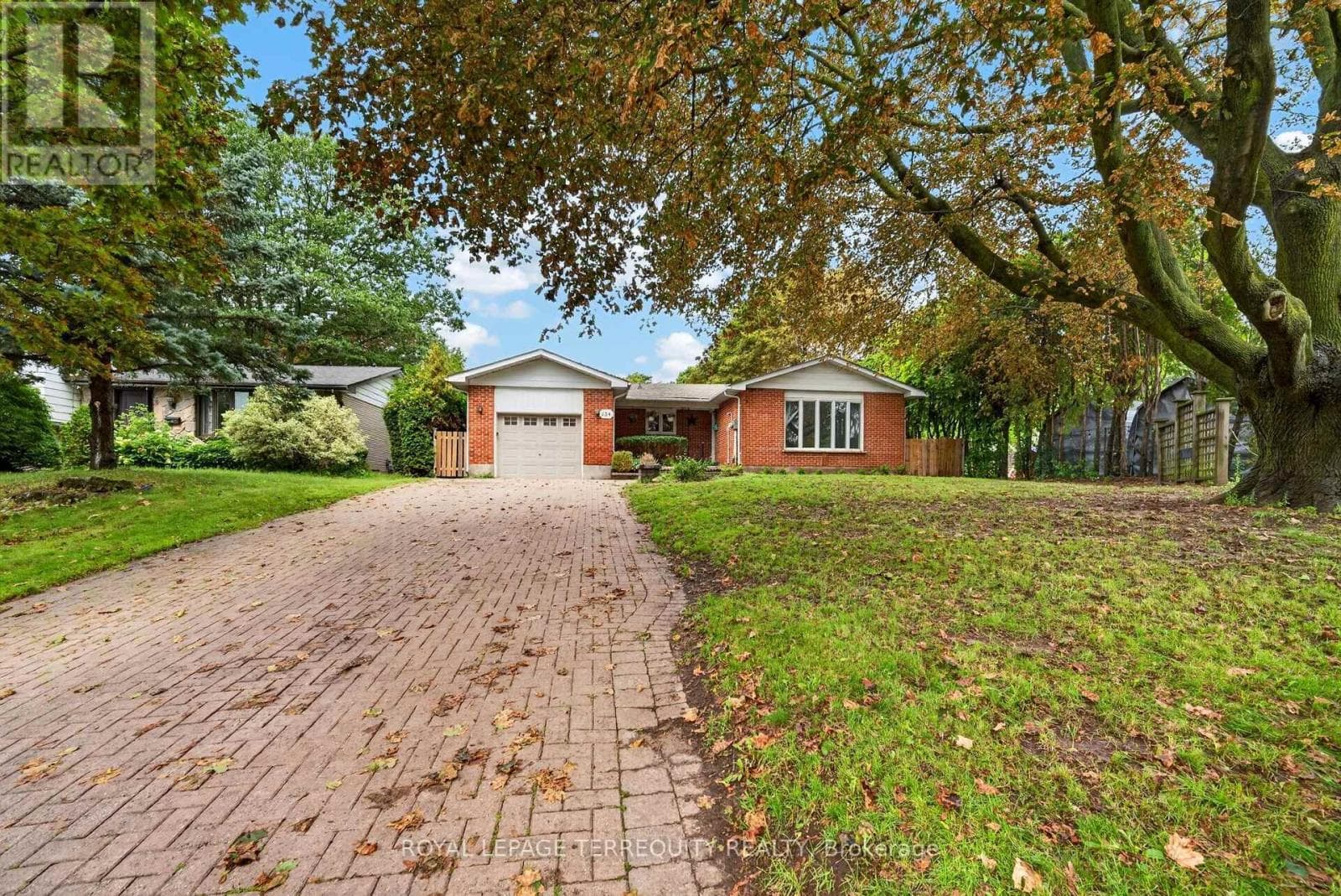 Single Family at 134 Switzer Drive, Oshawa (Centennial), Ontario - Photo 2 - RE/MAX Garden City Realty