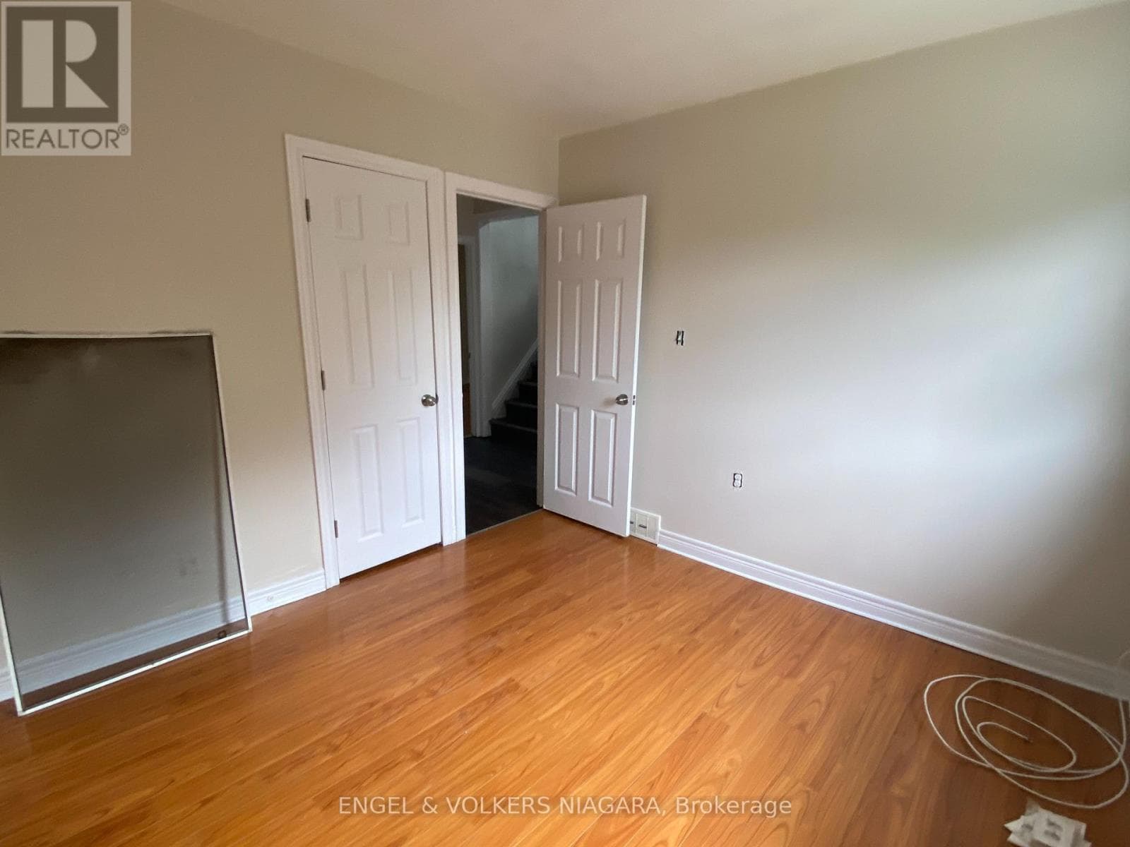 Single Family at 2- 5006 Willmott Street, Niagara Falls (Cherrywood), Ontario - Photo 2 - RE/MAX Garden City Realty