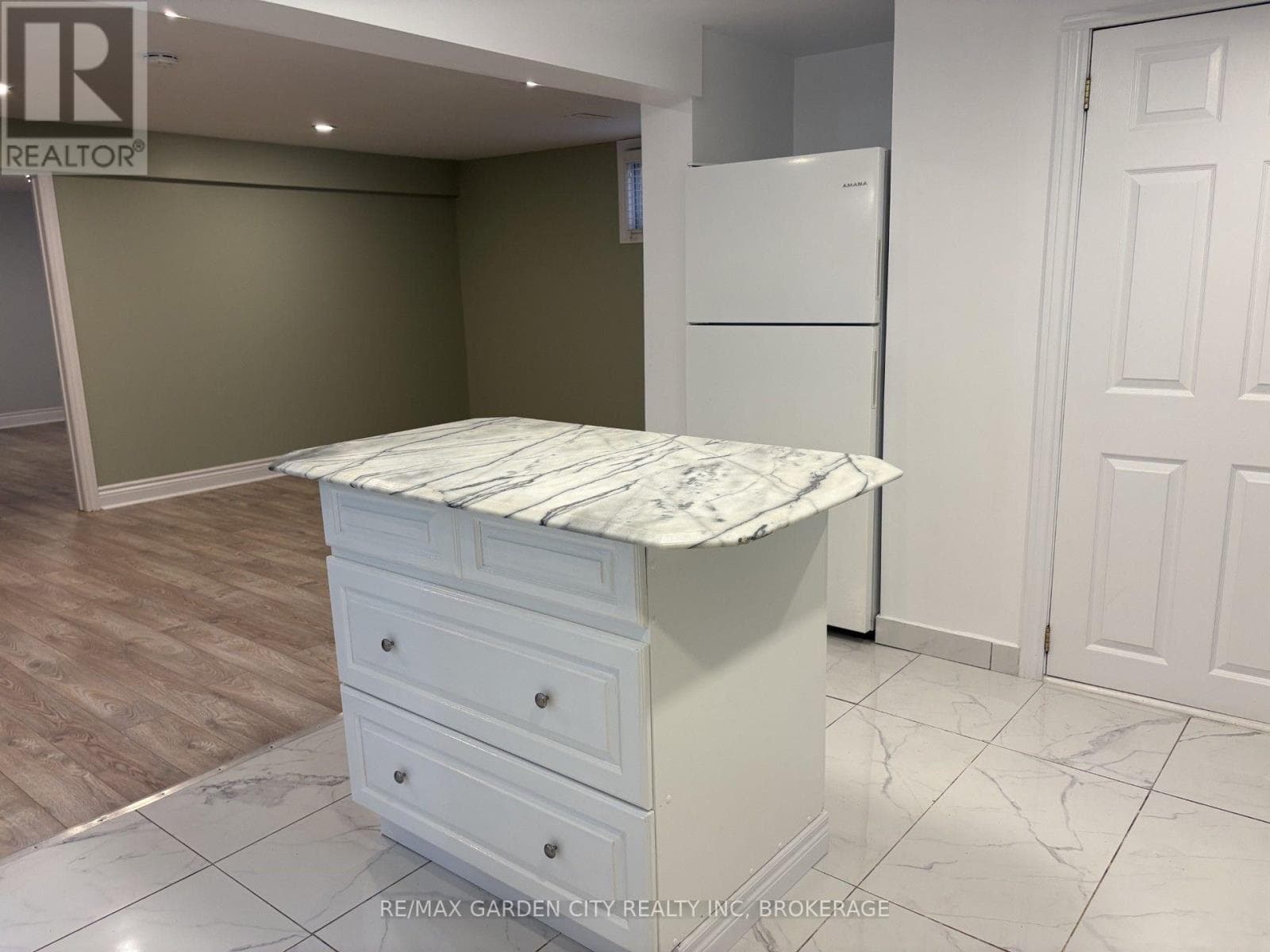 Single Family at Lower- 44 VALENCOURT Drive, Welland (N. Welland), Ontario - Photo 10 - RE/MAX Garden City Realty