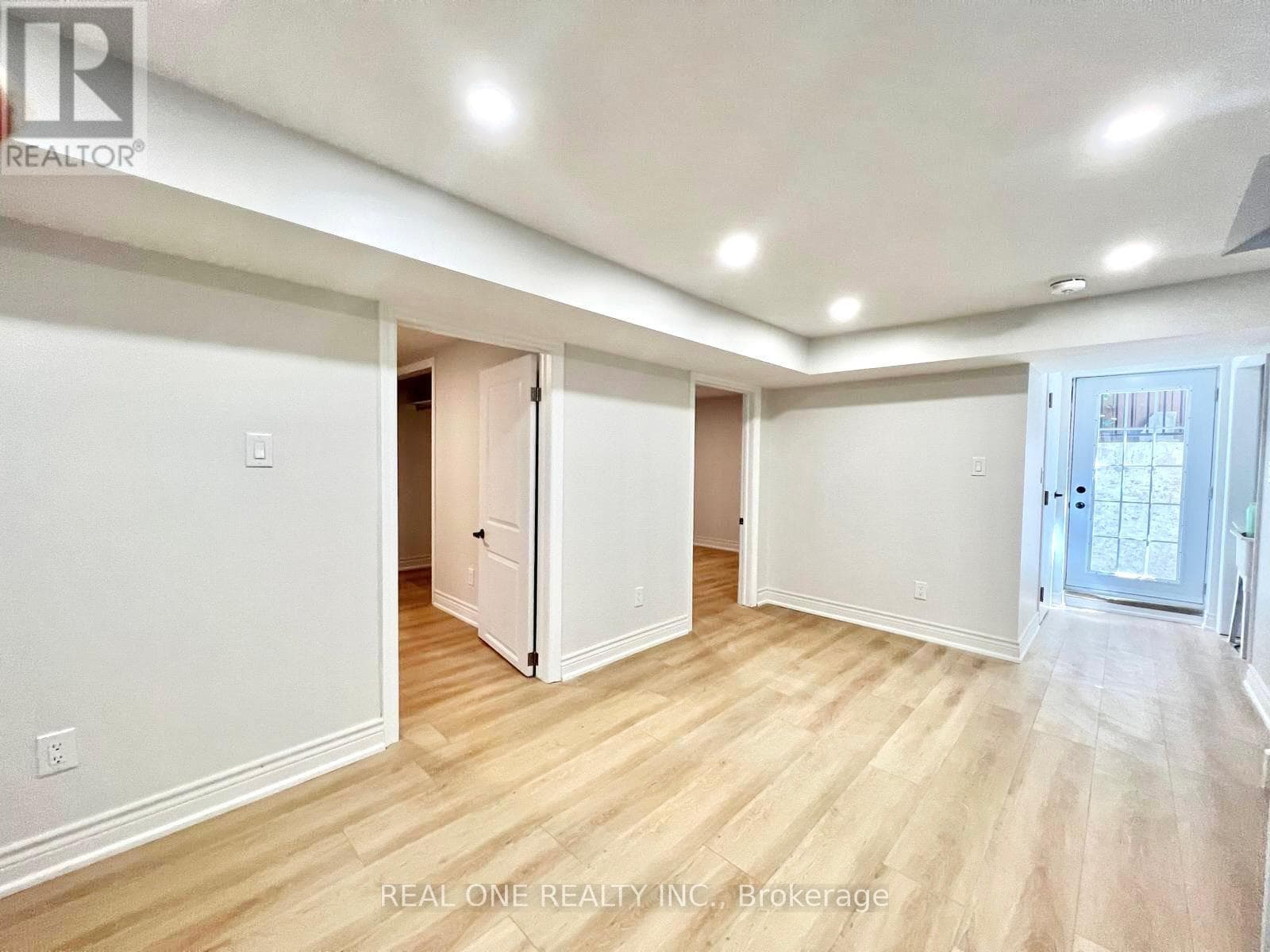Single Family at 65 Dewlane Drive, Toronto (Newtonbrook West), Ontario - Photo 3 - RE/MAX Garden City Realty