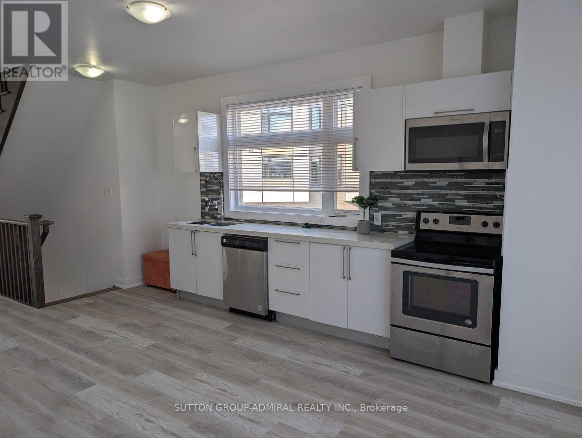 Single Family at 17- 540 Essa Road, Barrie (Holly), Ontario - Photo 10 - RE/MAX Garden City Realty