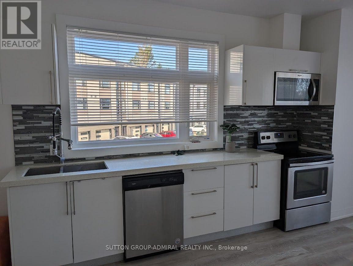 Single Family at 17- 540 Essa Road, Barrie (Holly), Ontario - Photo 2 - RE/MAX Garden City Realty