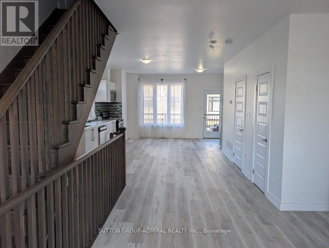 Single Family at 17- 540 Essa Road, Barrie (Holly), Ontario - Photo 7 - RE/MAX Garden City Realty