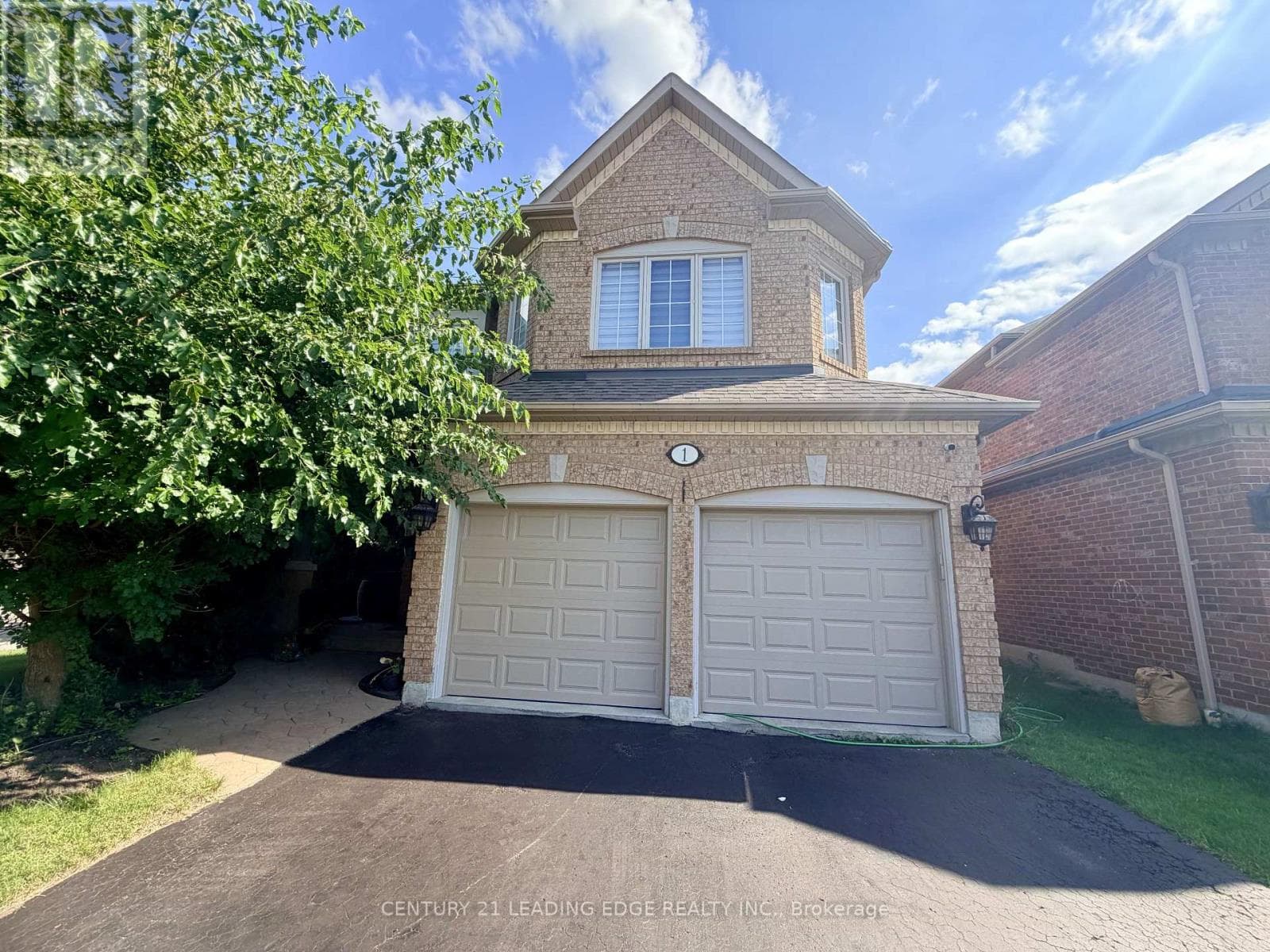 Single Family at 1 Castle Green Drive, Whitby (Rolling Acres), Ontario - Photo 2 - RE/MAX Garden City Realty