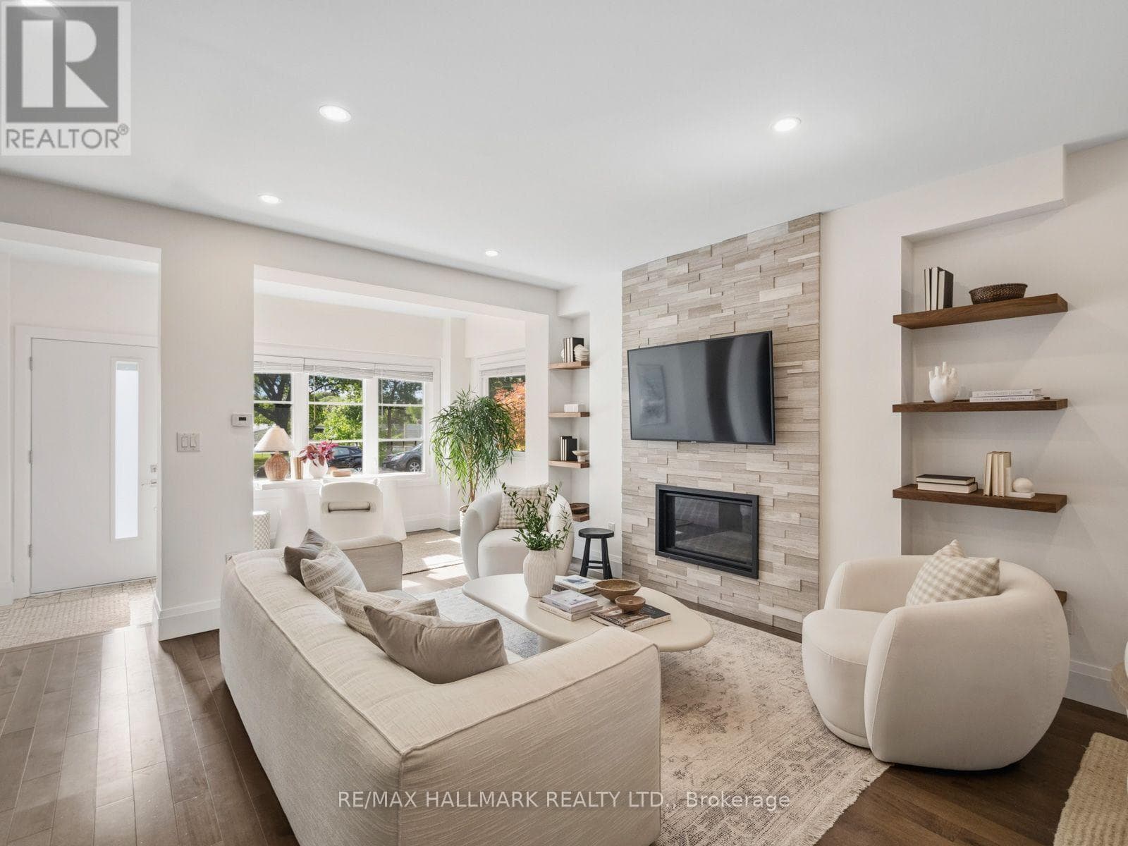 Single Family at 189 Greenwood Avenue, Toronto (Greenwood-Coxwell), Ontario - Photo 3 - RE/MAX Garden City Realty