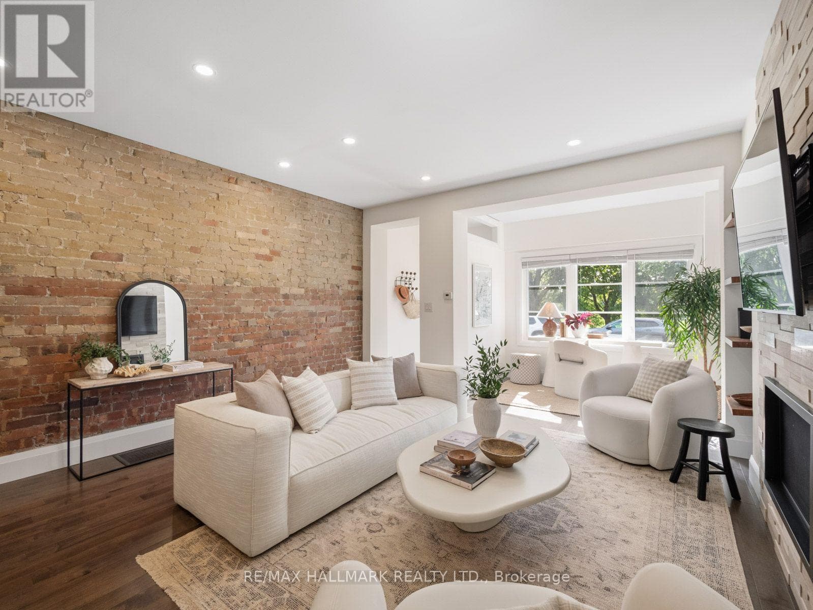 Single Family at 189 Greenwood Avenue, Toronto (Greenwood-Coxwell), Ontario - Photo 5 - RE/MAX Garden City Realty