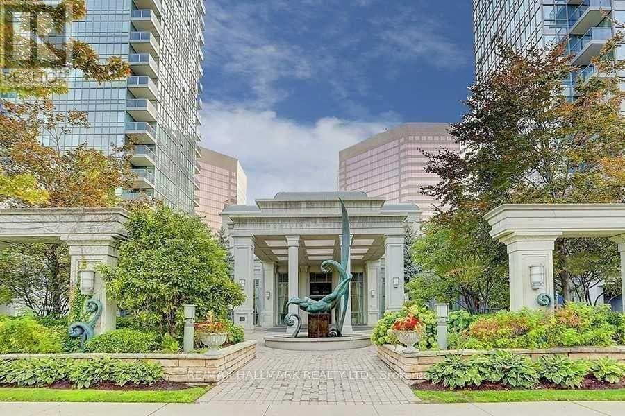 Single Family at 1306- 15 Greenview Avenue, Toronto (Newtonbrook West), Ontario - Photo 2 - RE/MAX Garden City Realty