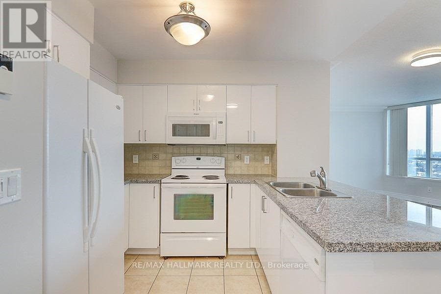 Single Family at 1306- 15 Greenview Avenue, Toronto (Newtonbrook West), Ontario - Photo 5 - RE/MAX Garden City Realty
