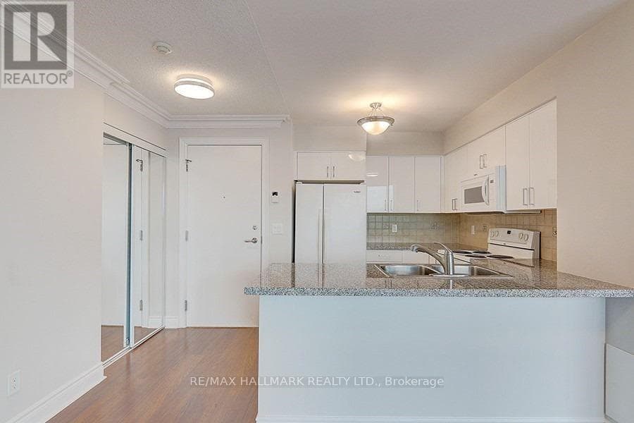 Single Family at 1306- 15 Greenview Avenue, Toronto (Newtonbrook West), Ontario - Photo 7 - RE/MAX Garden City Realty