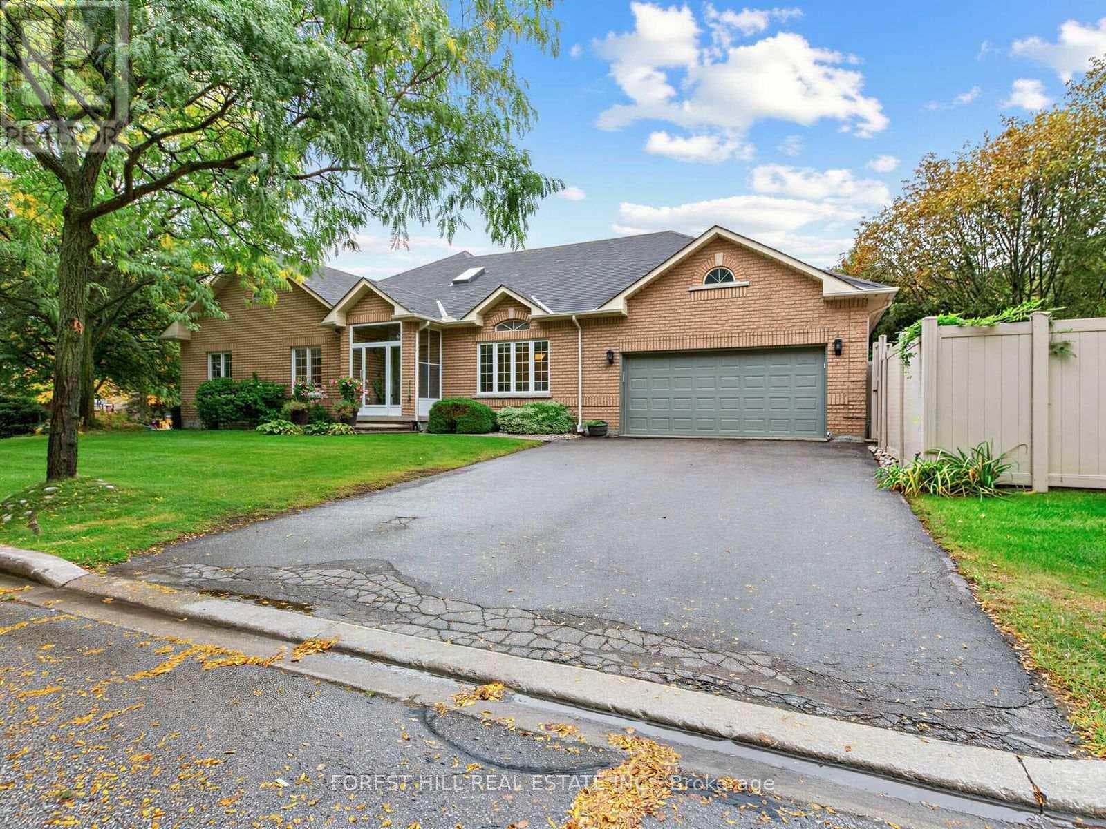 104 Sanibel Crescent