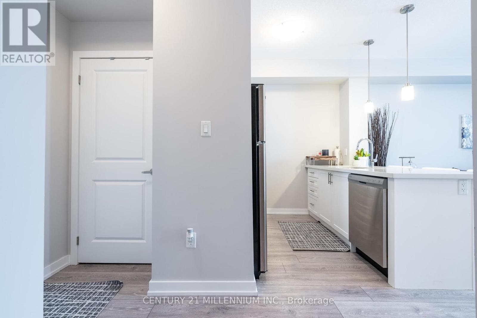 Single Family at 125- 125 Shoreview Place, Hamilton (Lakeshore), Ontario - Photo 10 - RE/MAX Garden City Realty