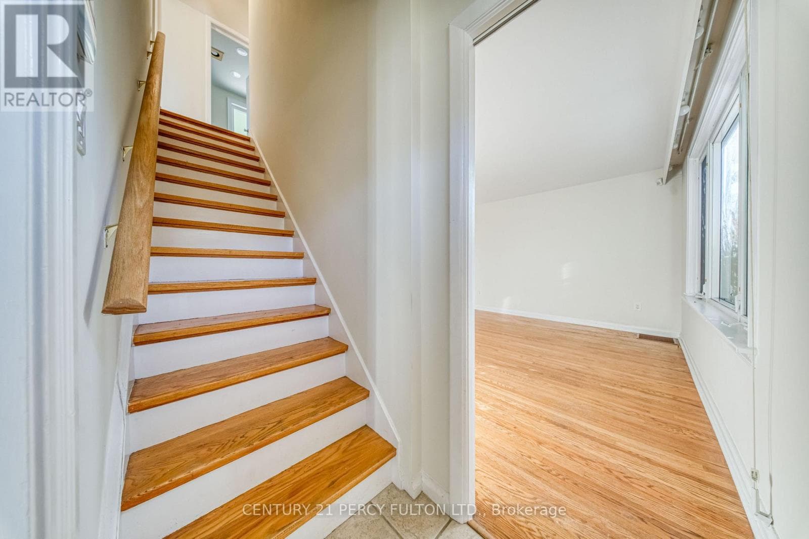 Single Family at 124 Homewood Avenue, Toronto (Newtonbrook West), Ontario - Photo 4 - RE/MAX Garden City Realty