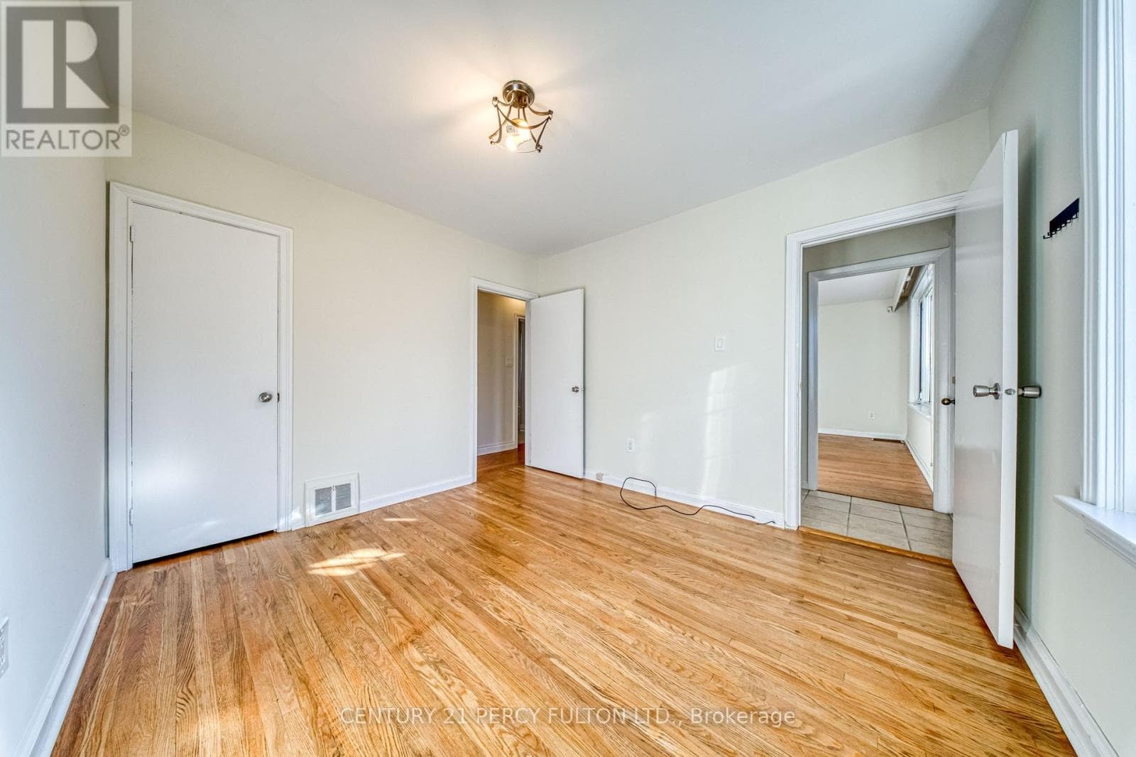 Single Family at 124 Homewood Avenue, Toronto (Newtonbrook West), Ontario - Photo 7 - RE/MAX Garden City Realty
