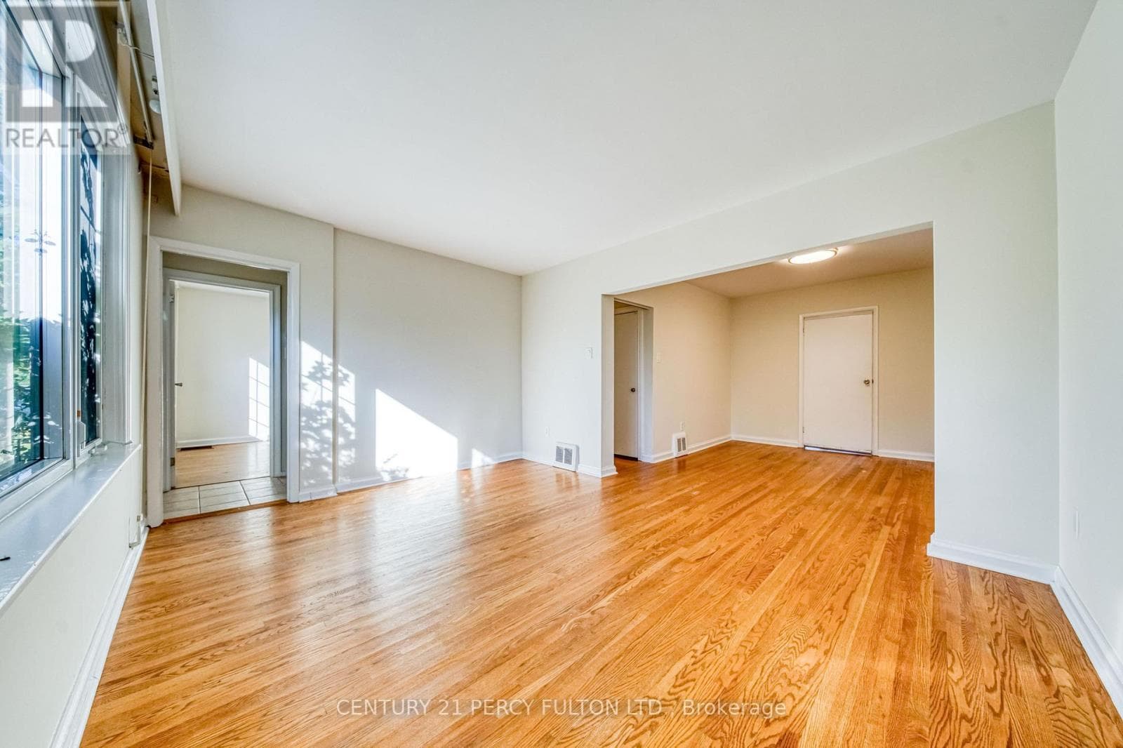 Single Family at 124 Homewood Avenue, Toronto (Newtonbrook West), Ontario - Photo 9 - RE/MAX Garden City Realty