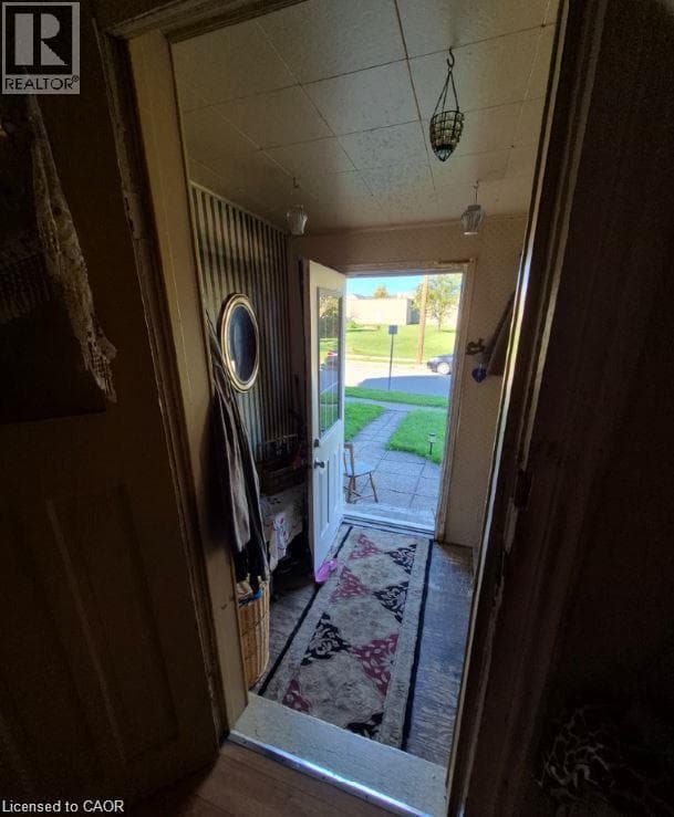 Single Family at 20 CARLETON Street, Thorold, Ontario - Photo 4 - RE/MAX Garden City Realty