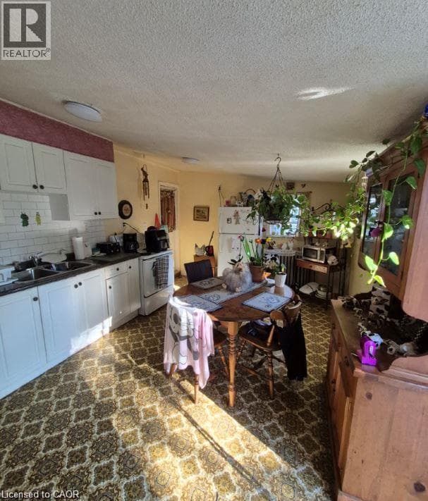 Single Family at 20 CARLETON Street, Thorold, Ontario - Photo 7 - RE/MAX Garden City Realty