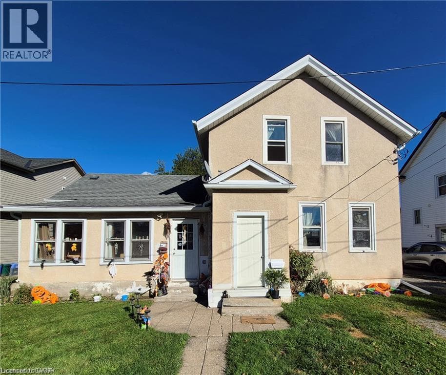 Single Family at 20 CARLETON Street, Thorold, Ontario - Photo 2 - RE/MAX Garden City Realty