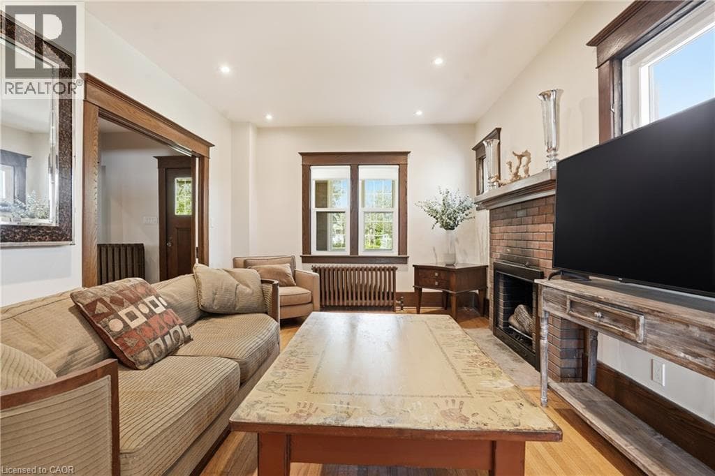 Single Family at 50 PARK Road, Grimsby, Ontario - Photo 6 - RE/MAX Garden City Realty