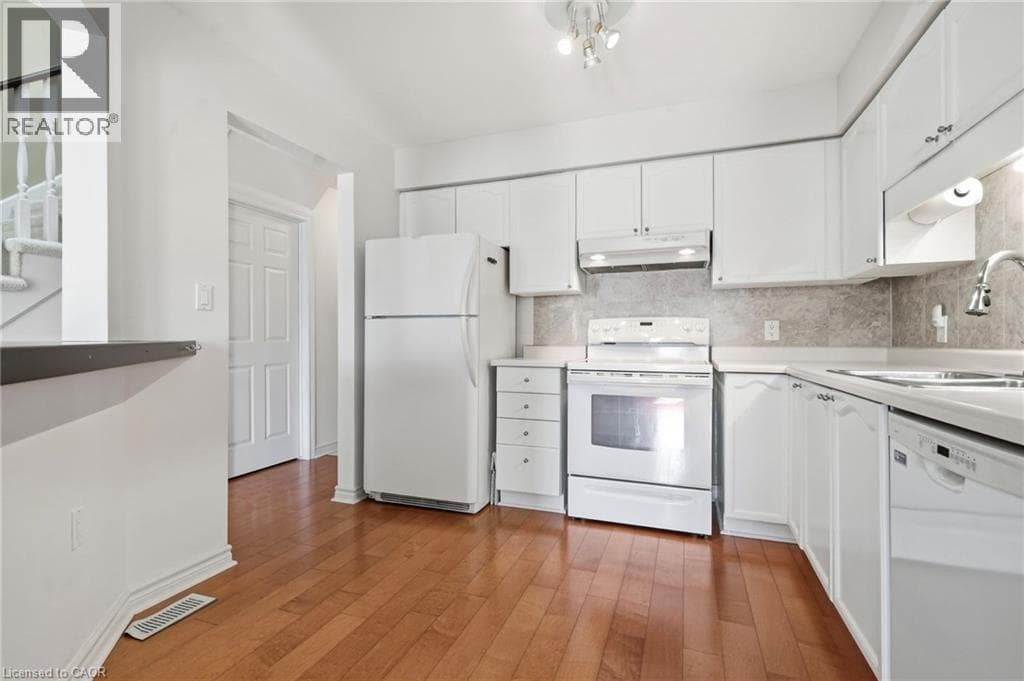 Single Family at 53 MYRTLE Avenue, St. Catharines, Ontario - Photo 5 - RE/MAX Garden City Realty