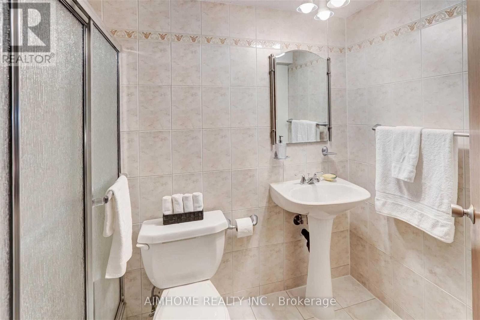 Single Family at Lower L- 145 Homewood Avenue, Toronto (Newtonbrook West), Ontario - Photo 7 - RE/MAX Garden City Realty