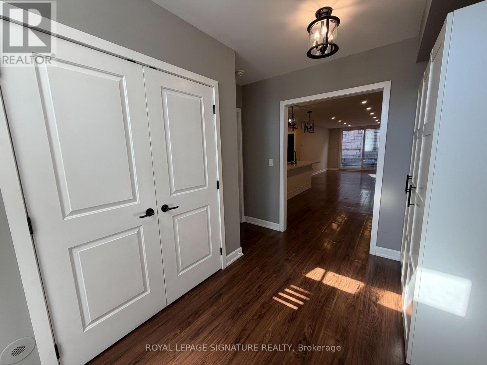 Single Family at 102- 3400 Lake Shore Boulevard, Toronto (Long Branch), Ontario - Photo 3 - RE/MAX Garden City Realty