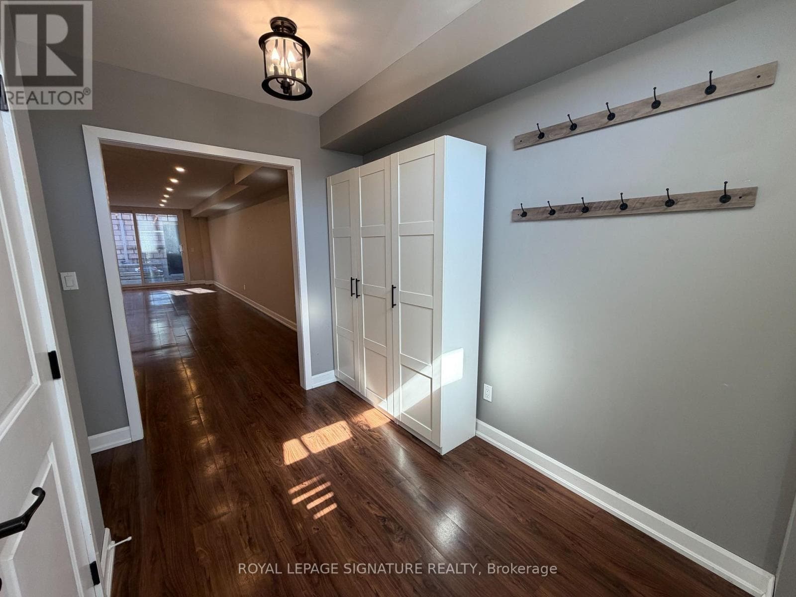Single Family at 102- 3400 Lake Shore Boulevard, Toronto (Long Branch), Ontario - Photo 4 - RE/MAX Garden City Realty