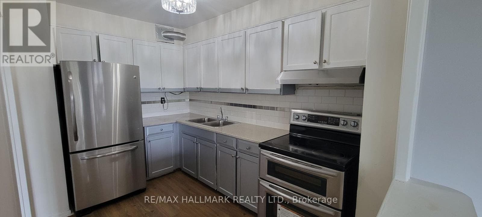 Single Family at 309- 20 Forest Manor Road, Toronto (Henry Farm), Ontario - Photo 4 - RE/MAX Garden City Realty