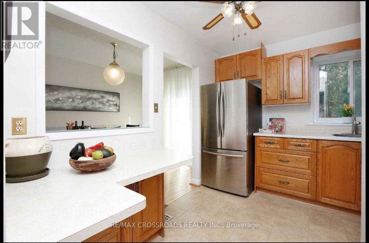 Single Family at 12 Chevron Crescent, Toronto (Kennedy Park), Ontario - Photo 4 - RE/MAX Garden City Realty