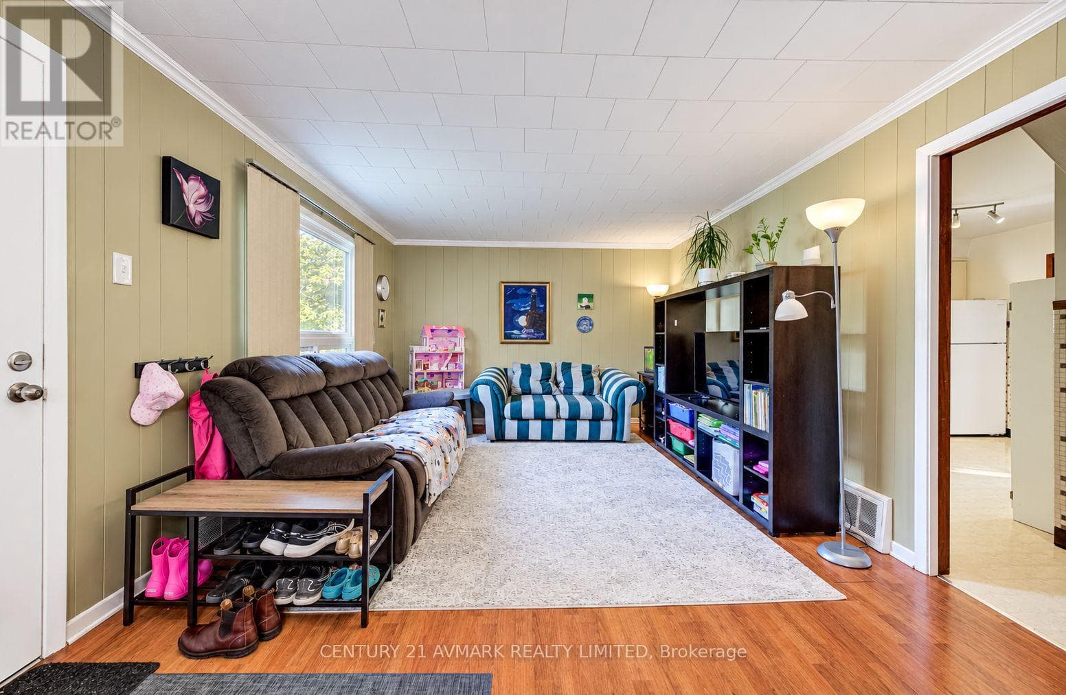 Single Family at 48 Dunkirk Road, Welland (Lincoln/Crowland), Ontario - Photo 5 - RE/MAX Garden City Realty