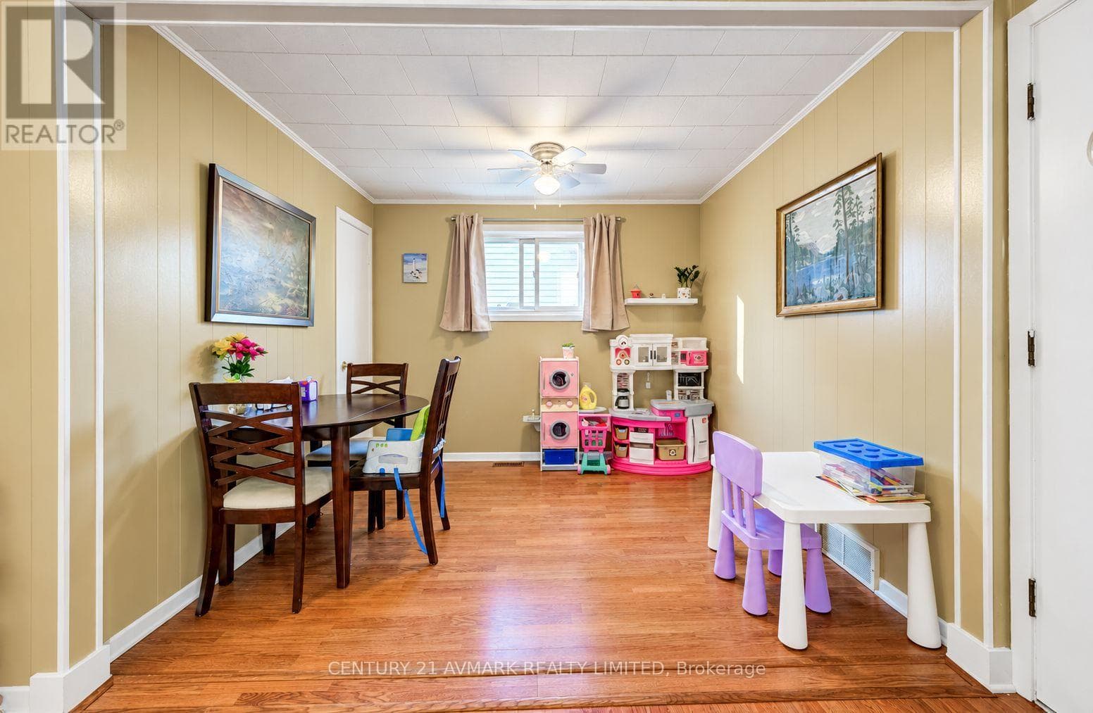 Single Family at 48 Dunkirk Road, Welland (Lincoln/Crowland), Ontario - Photo 7 - RE/MAX Garden City Realty