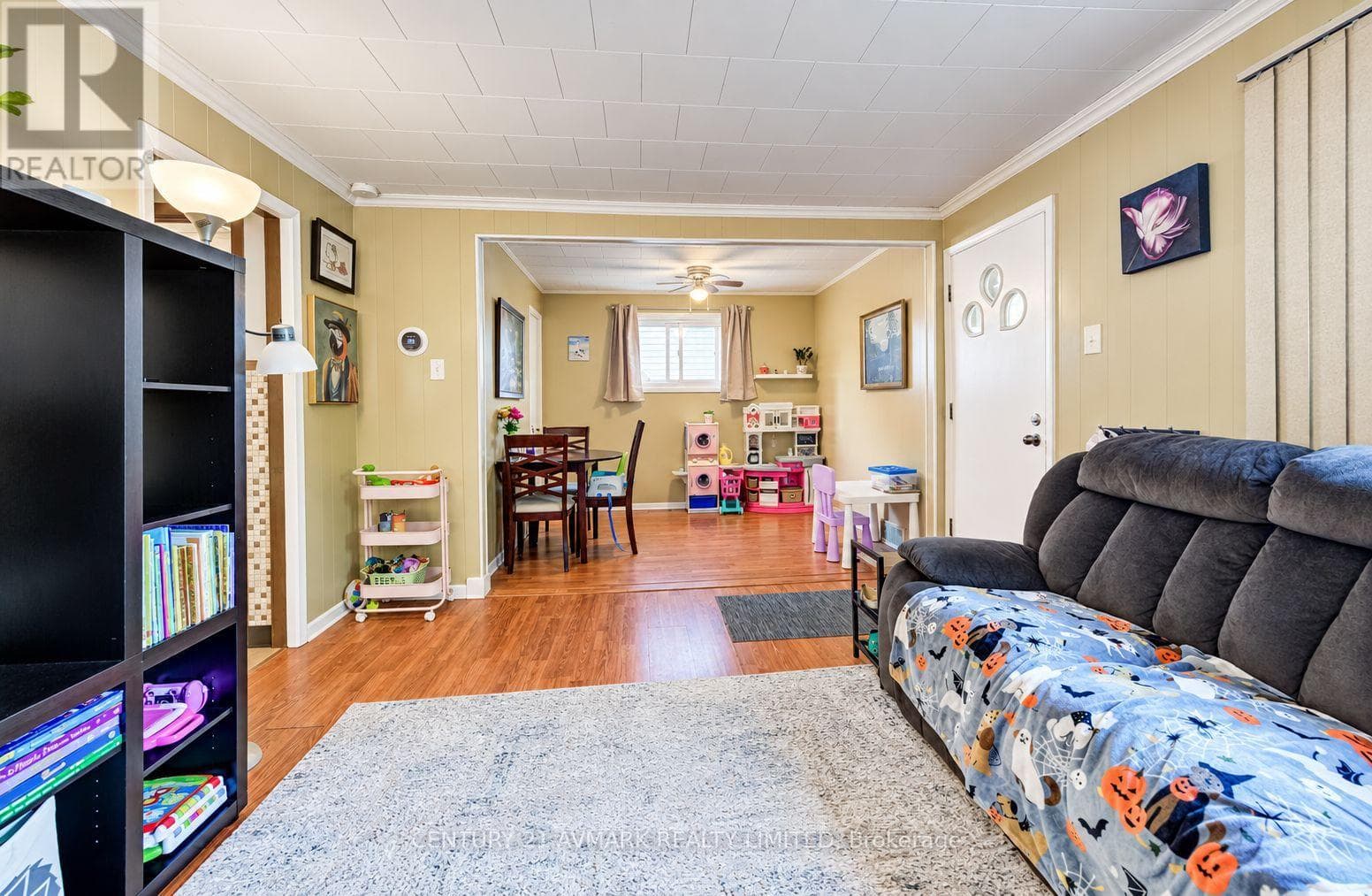 Single Family at 48 Dunkirk Road, Welland (Lincoln/Crowland), Ontario - Photo 8 - RE/MAX Garden City Realty