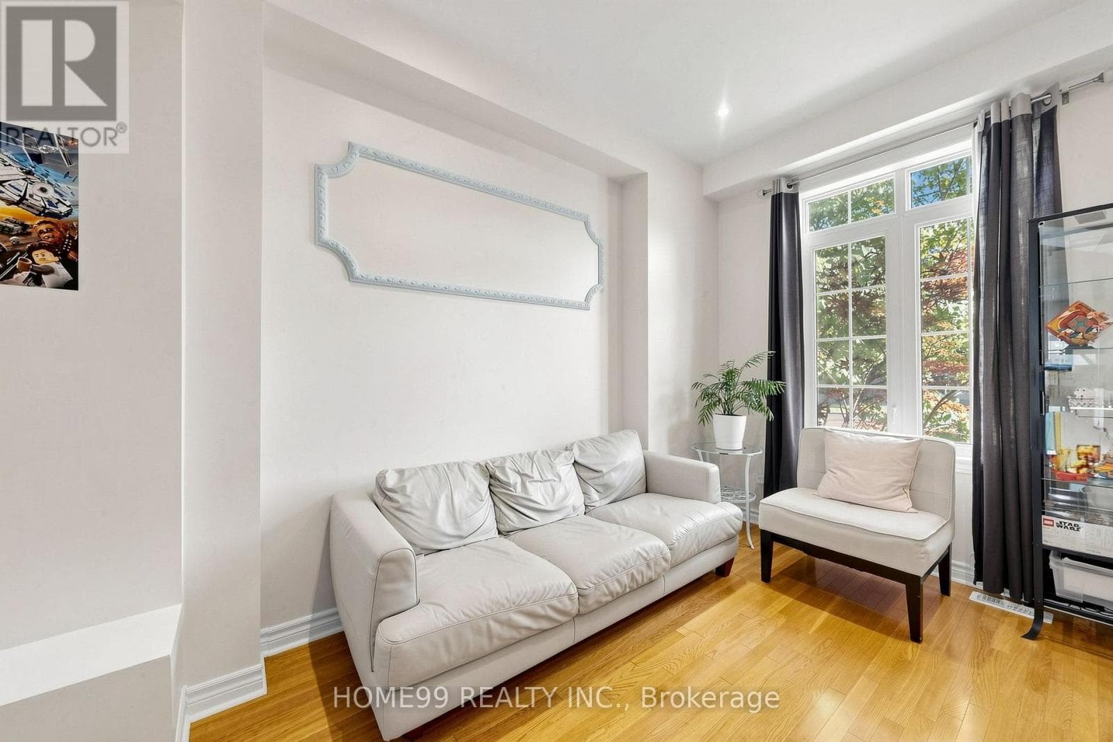 Single Family at 136A Finch Avenue, Toronto (Newtonbrook West), Ontario - Photo 5 - RE/MAX Garden City Realty