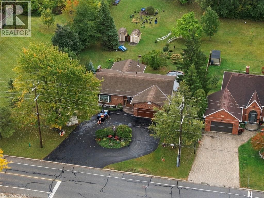 Single Family at 338 ALBANY Street, Fort Erie, Ontario - Photo 3 - RE/MAX Garden City Realty