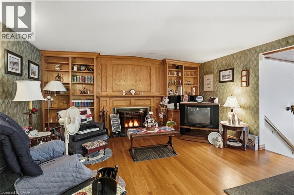 Single Family at 338 ALBANY Street, Fort Erie, Ontario - Photo 6 - RE/MAX Garden City Realty
