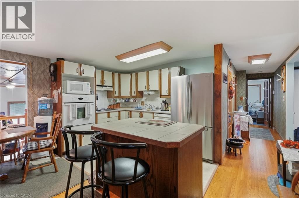 Single Family at 338 ALBANY Street, Fort Erie, Ontario - Photo 8 - RE/MAX Garden City Realty