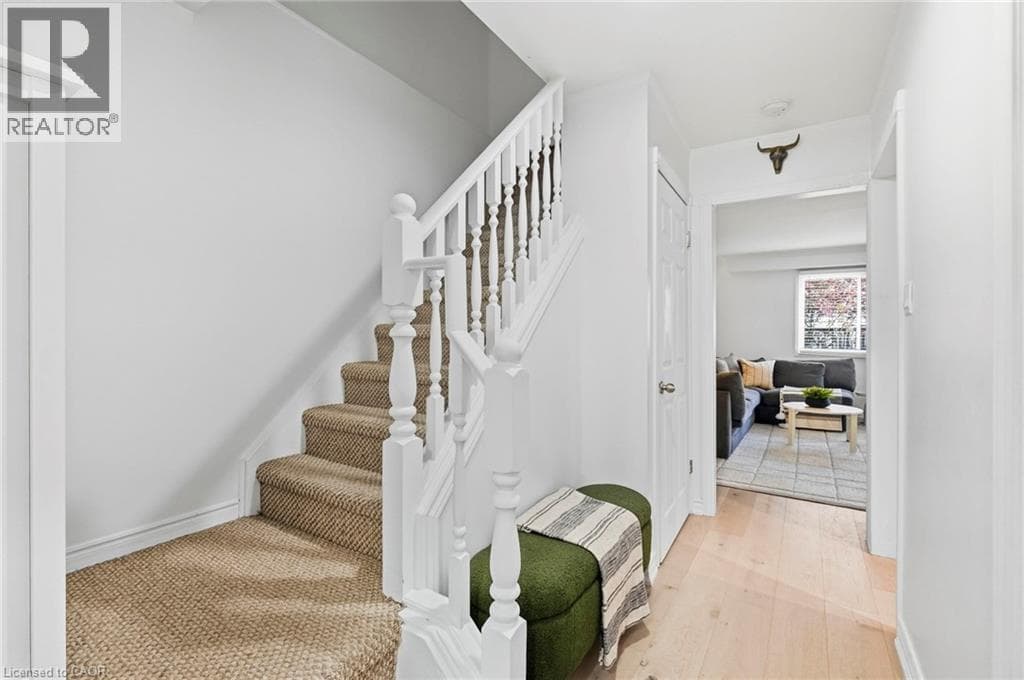 Single Family at 37 BAYVIEW Drive, Grimsby, Ontario - Photo 3 - RE/MAX Garden City Realty