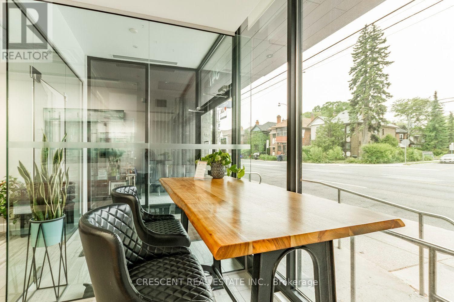 Hot Desk- 347 Jane Street