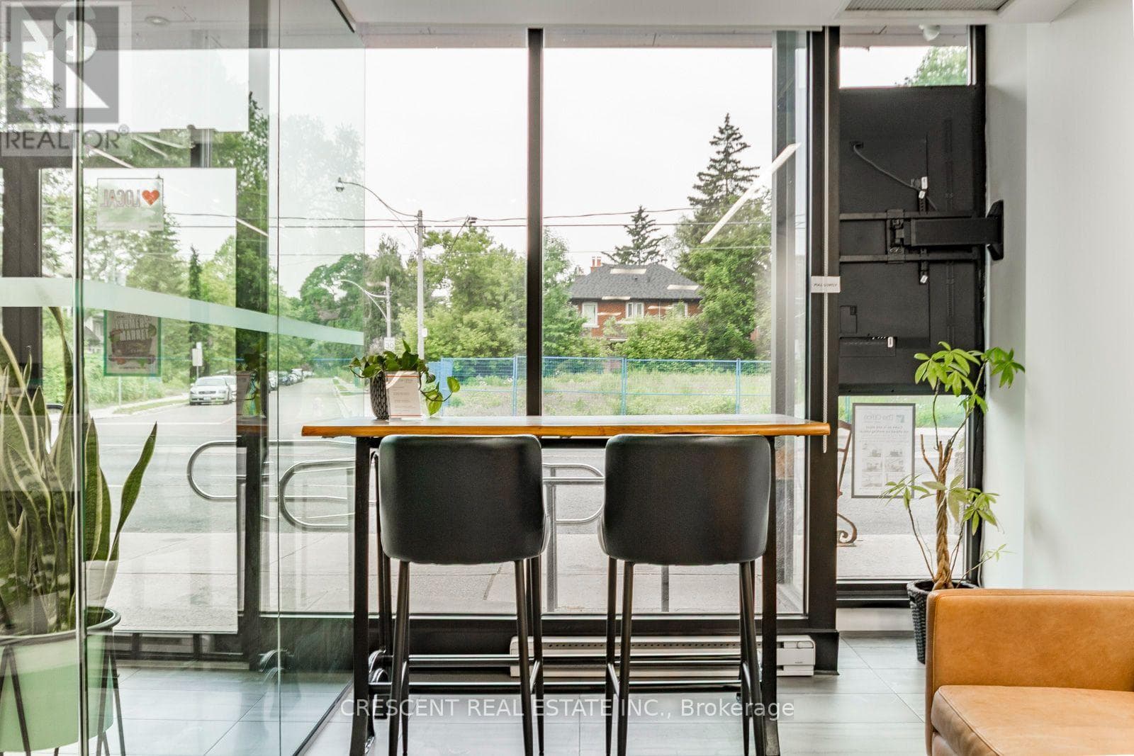 Office at Hot Desk- 347 Jane Street, Toronto (Runnymede-Bloor West Village), Ontario - Photo 2 - RE/MAX Garden City Realty