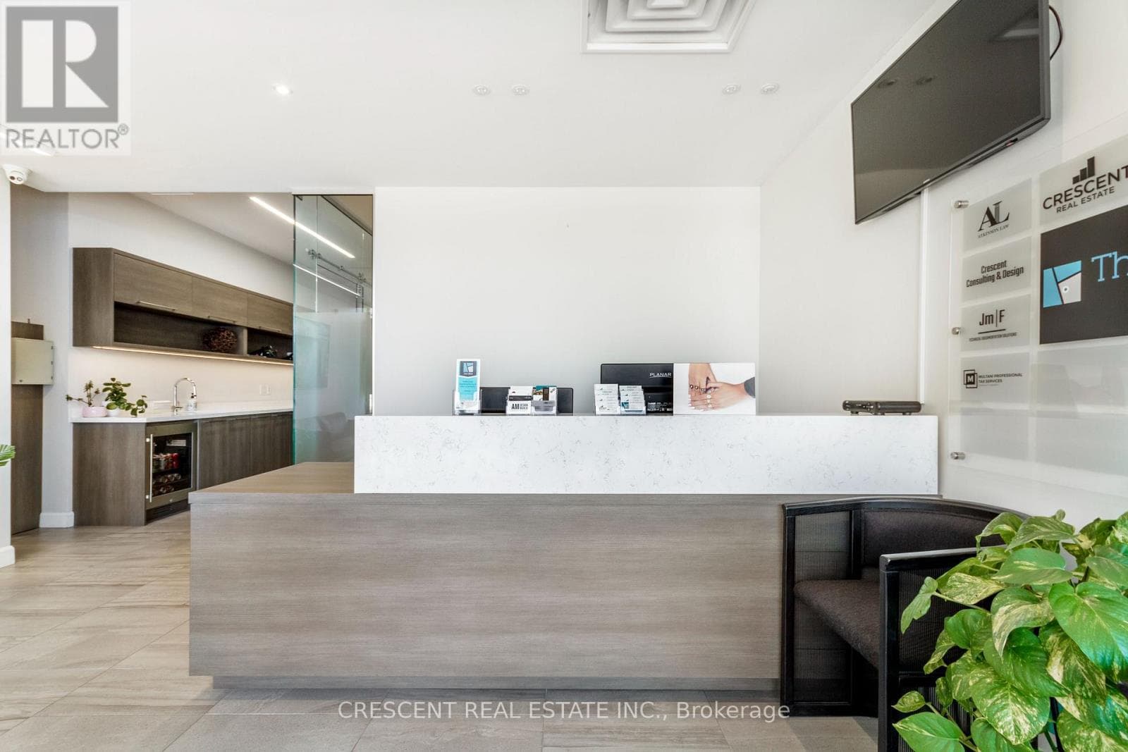 Office at Hot Desk- 347 Jane Street, Toronto (Runnymede-Bloor West Village), Ontario - Photo 4 - RE/MAX Garden City Realty