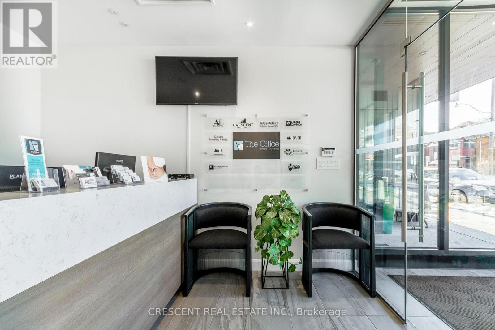Office at Hot Desk- 347 Jane Street, Toronto (Runnymede-Bloor West Village), Ontario - Photo 5 - RE/MAX Garden City Realty