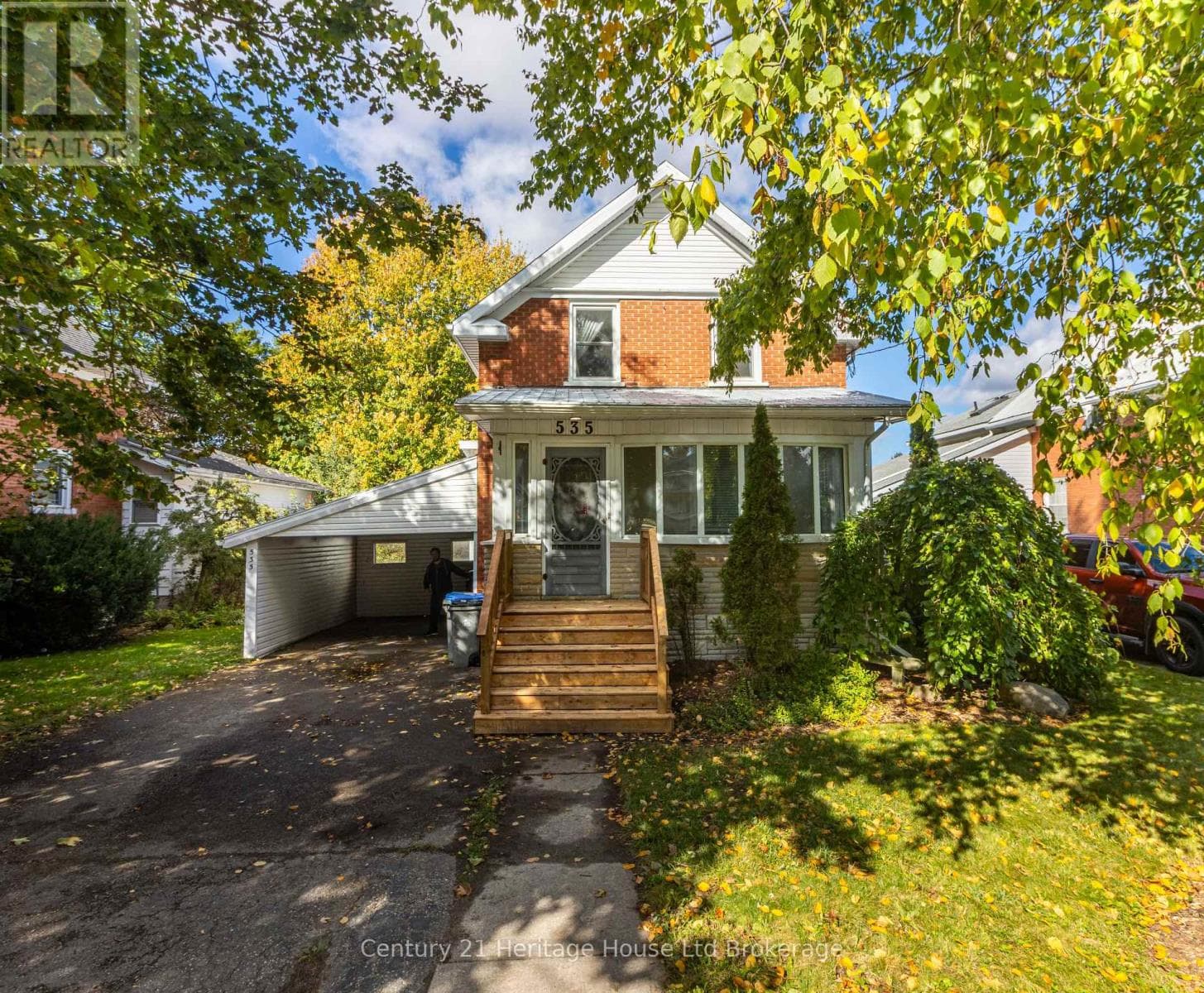 535 Richileau Avenue